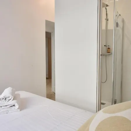 Apartment Modern 3-br In Center 5 Minutes From Palais And Beache Cannes
